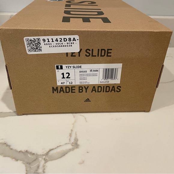 Yeezy slides 
Slate marine mens size 12 - Picture 3 of 6